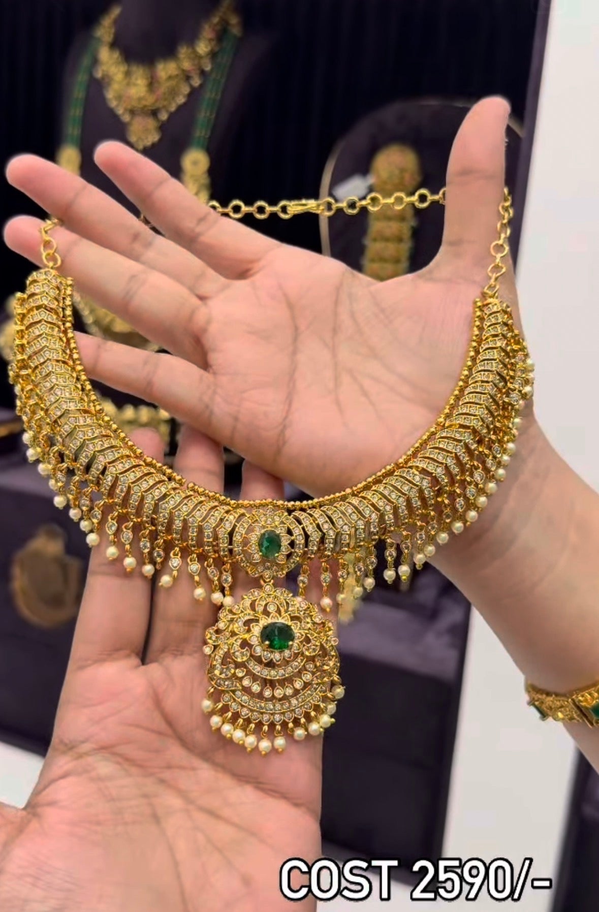 Beautiful jilebi pattern necklace