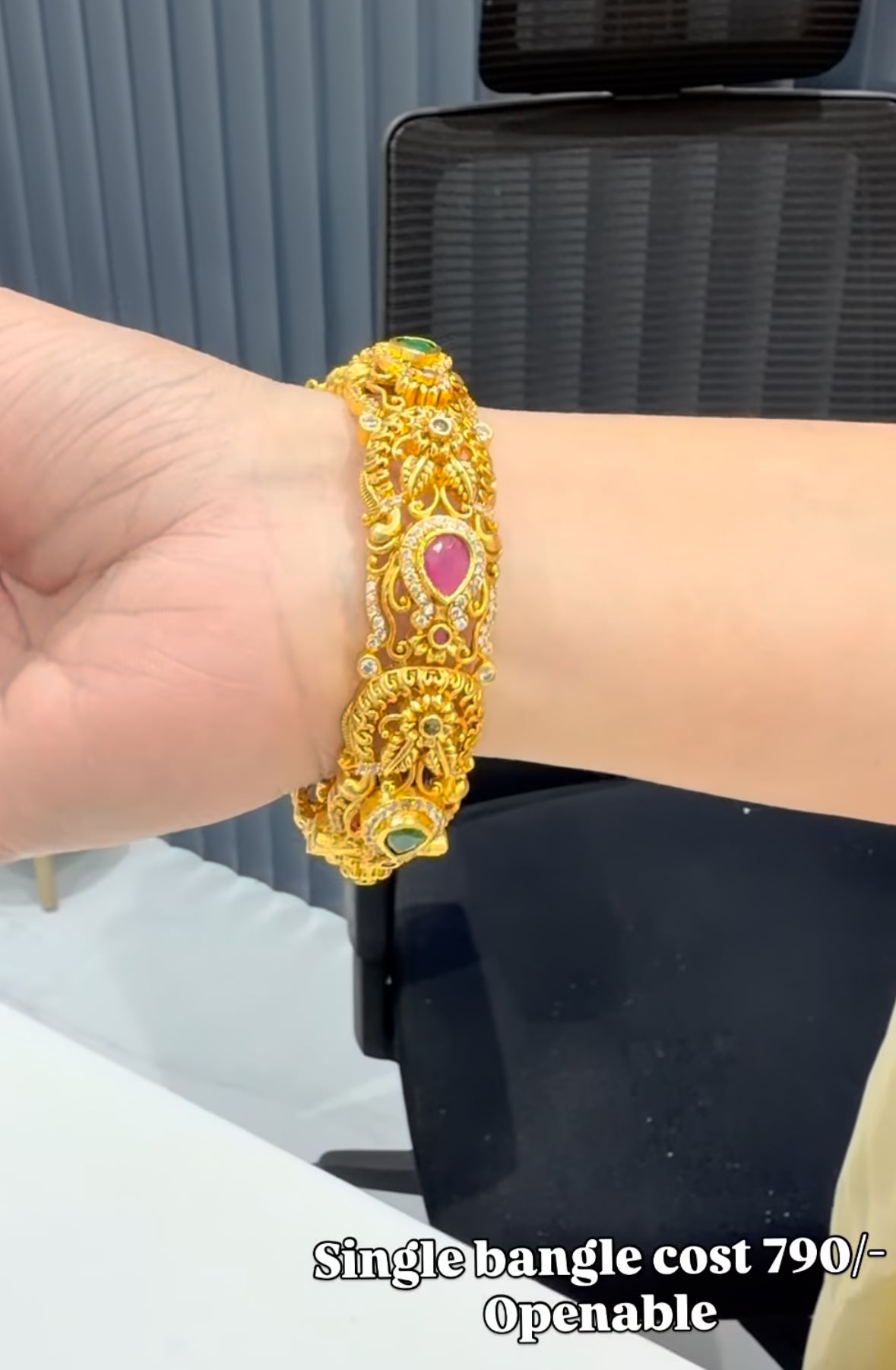 Beautiful nakshi openable bangle (single)