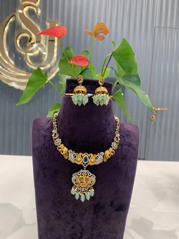 Beautiful 3D antique necklace