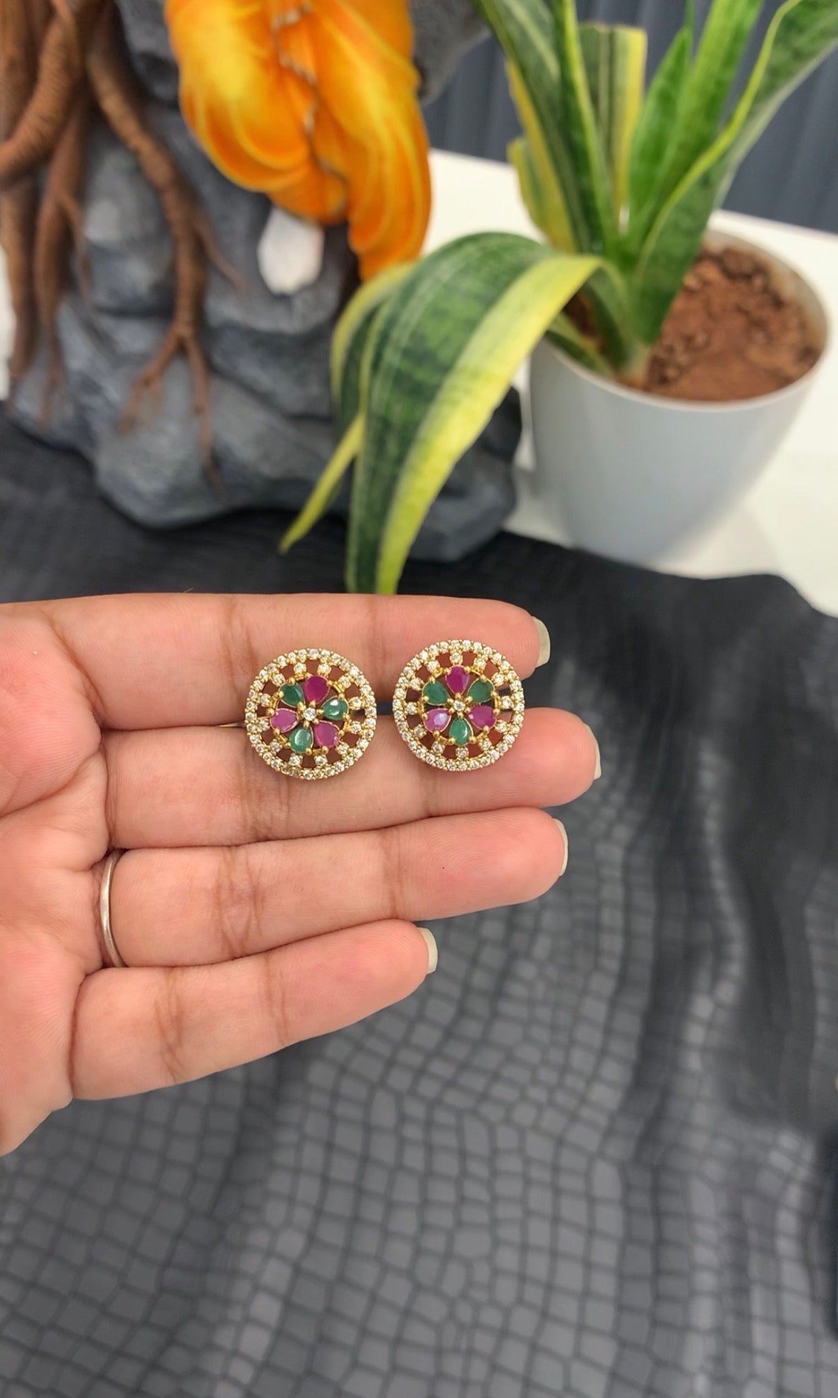 Beautiful Multi screwback studs