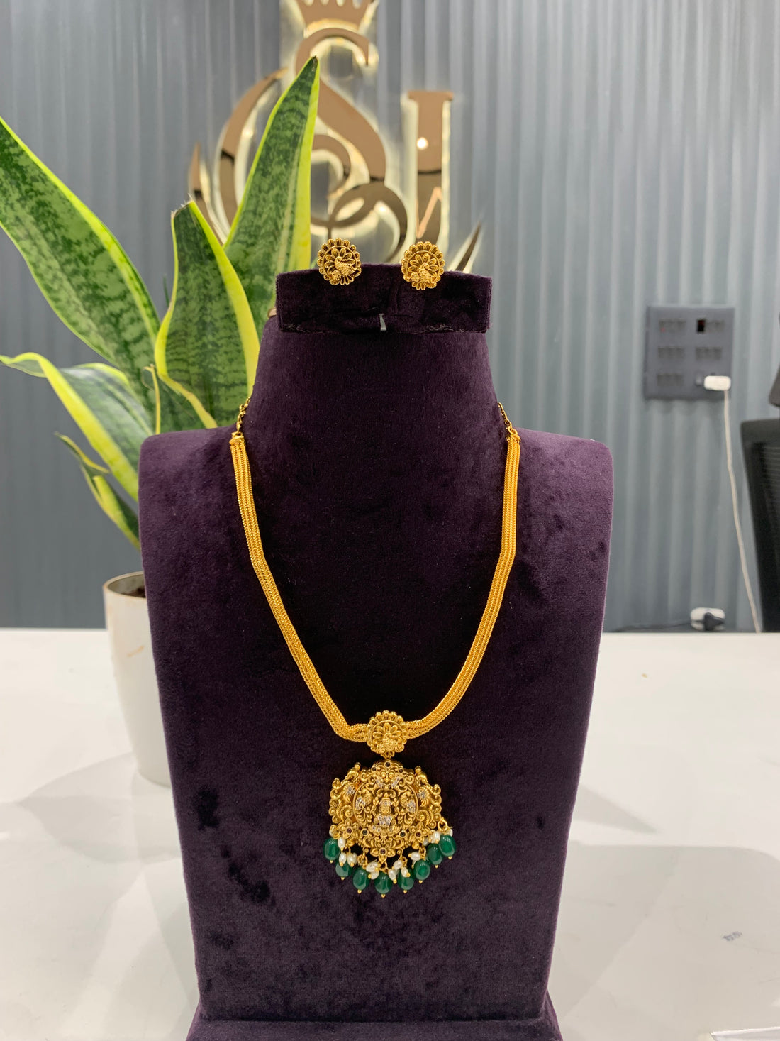 Beautiful neckset