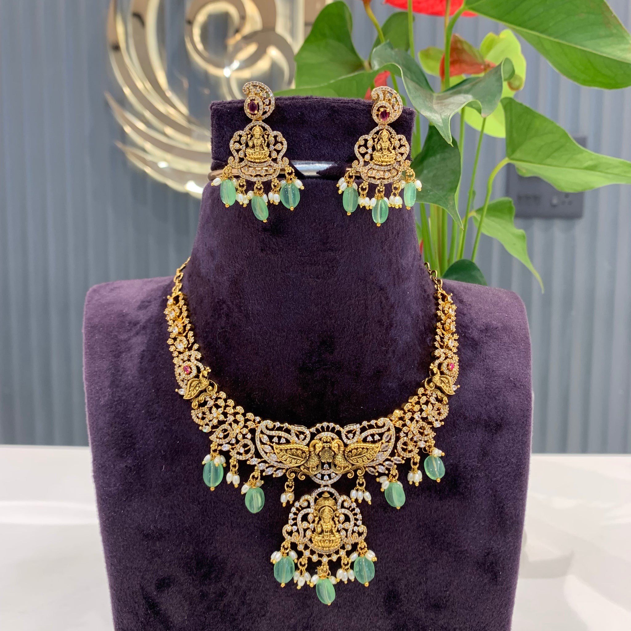 Beautiful neckset