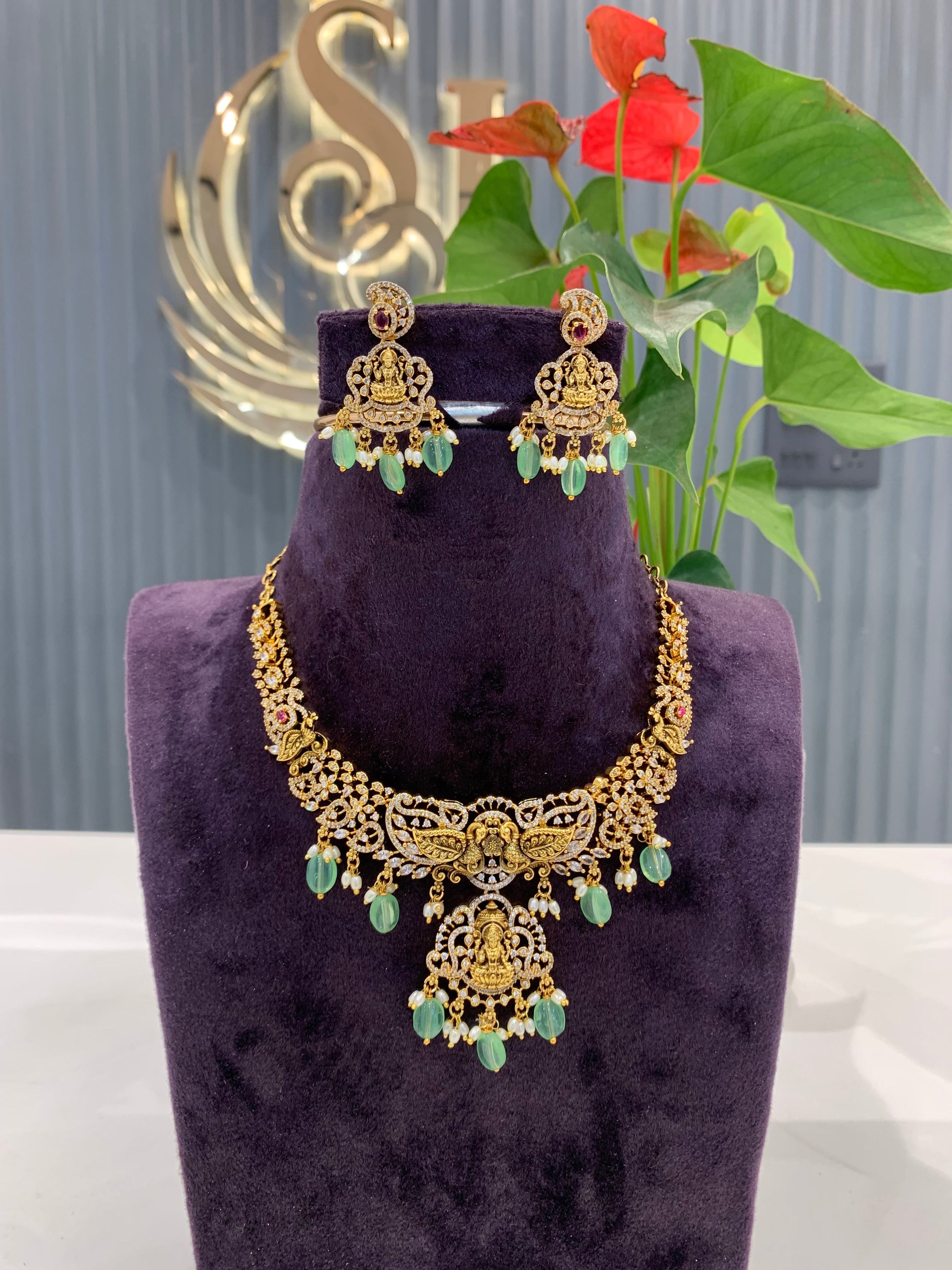 Beautiful neckset