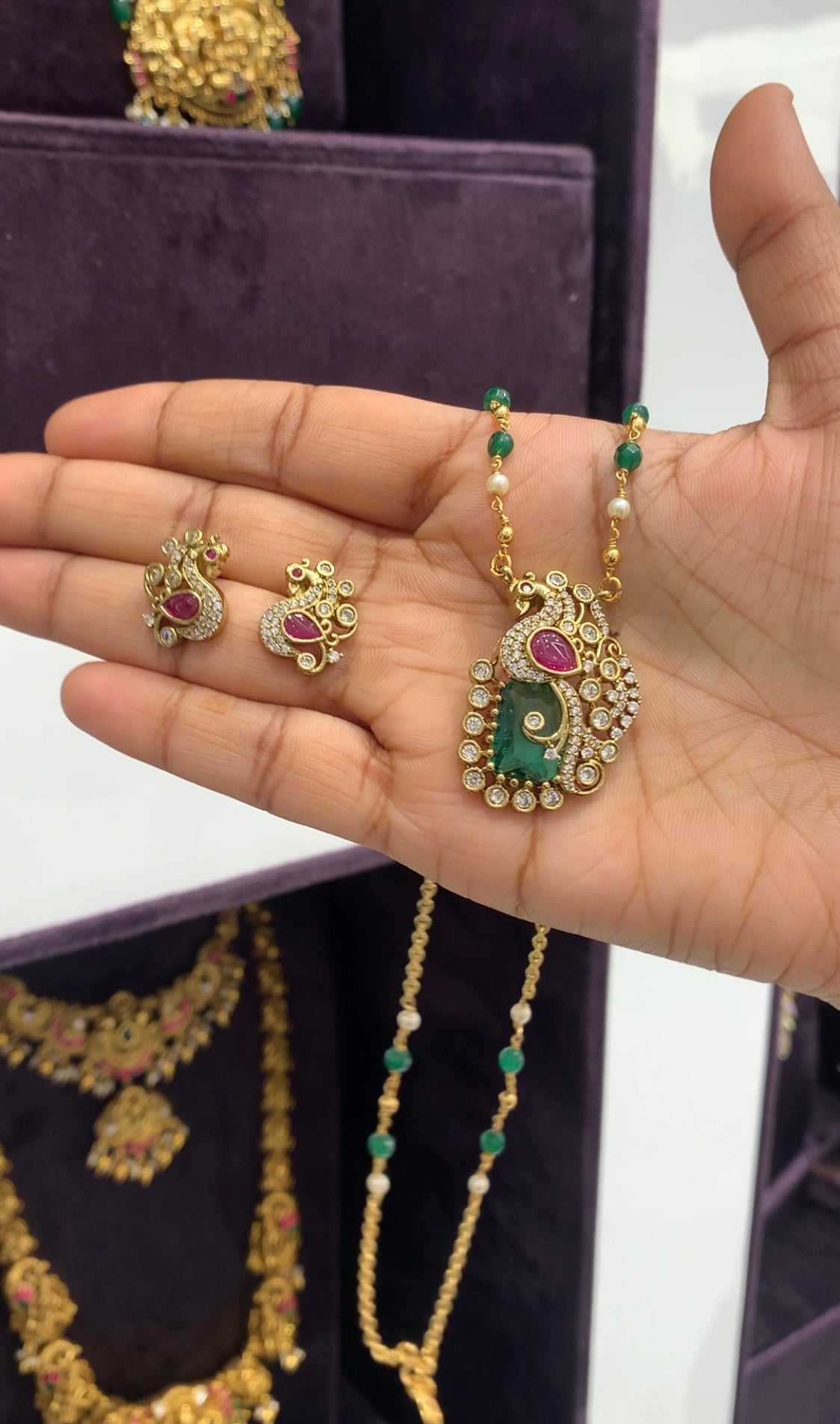 Beautiful locket set with Chain