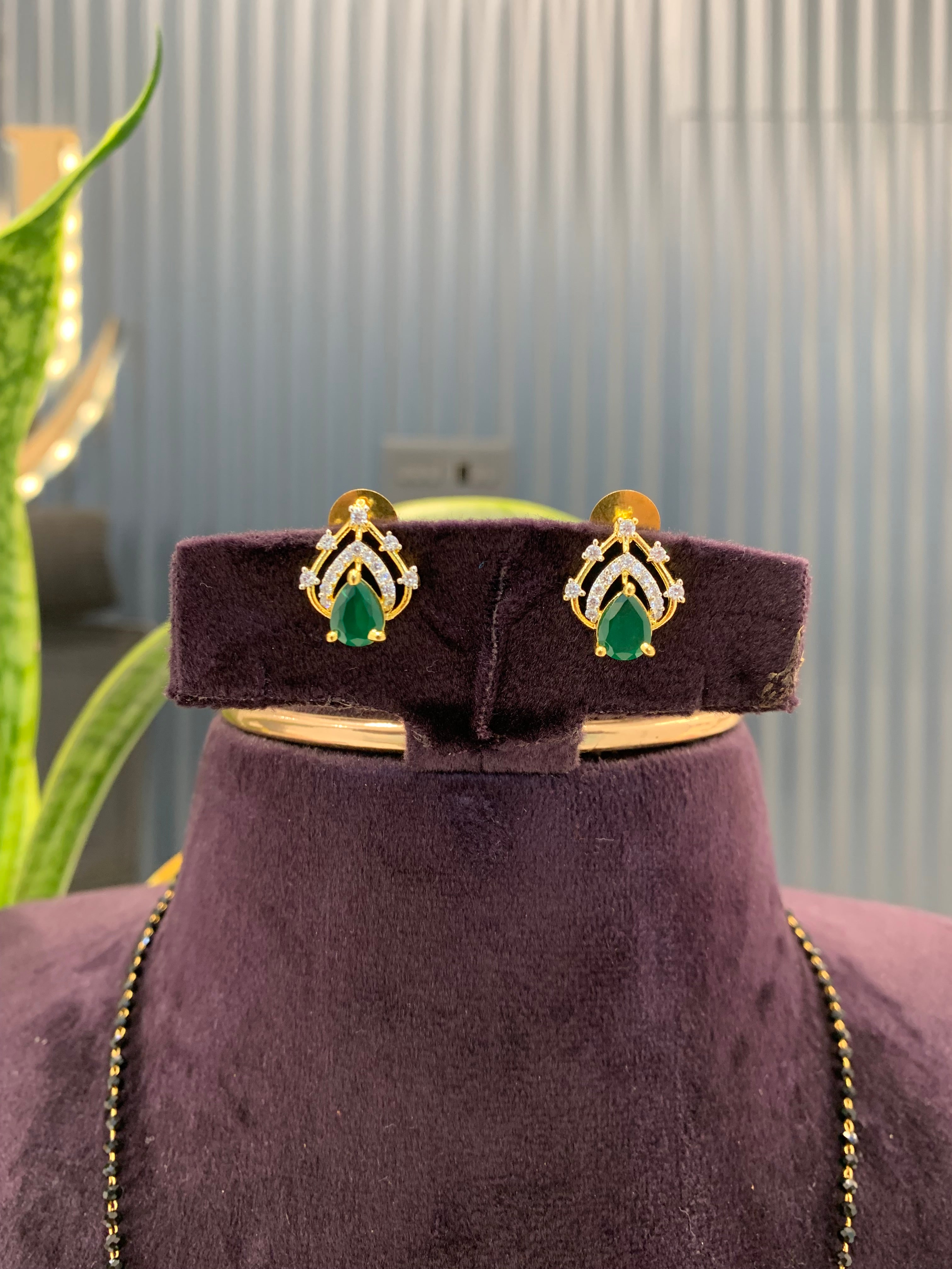 Beautiful GJ drops  Black beads with Earstuds