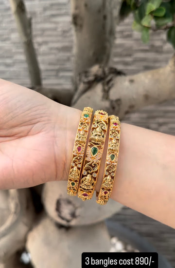 Beautiful set of 3 bangles
