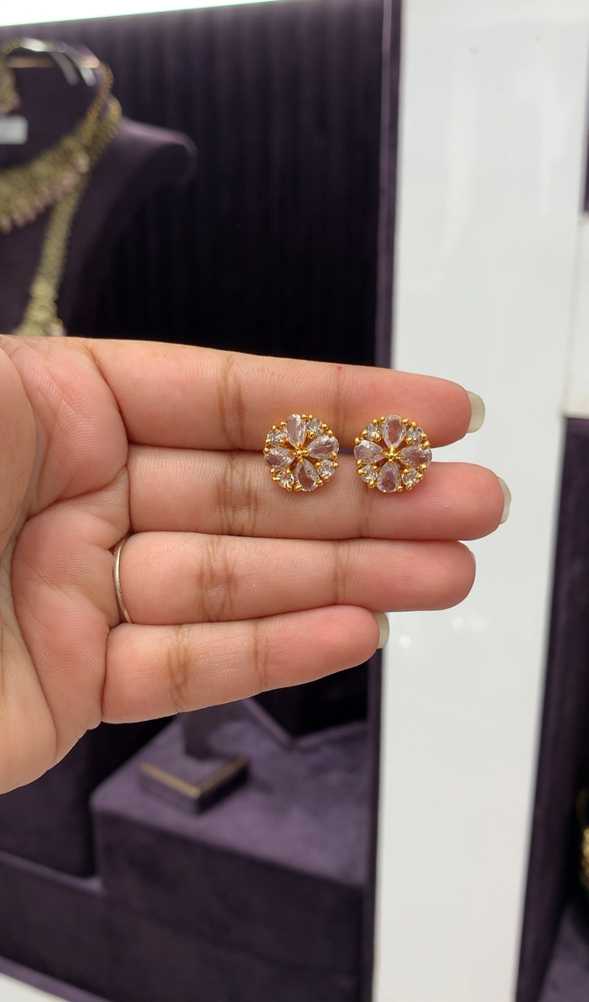 Beautiful studs with back screw