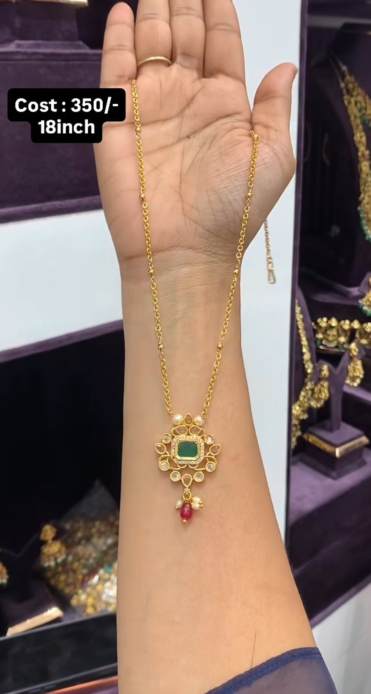 Beautiful customised chain with green stone
