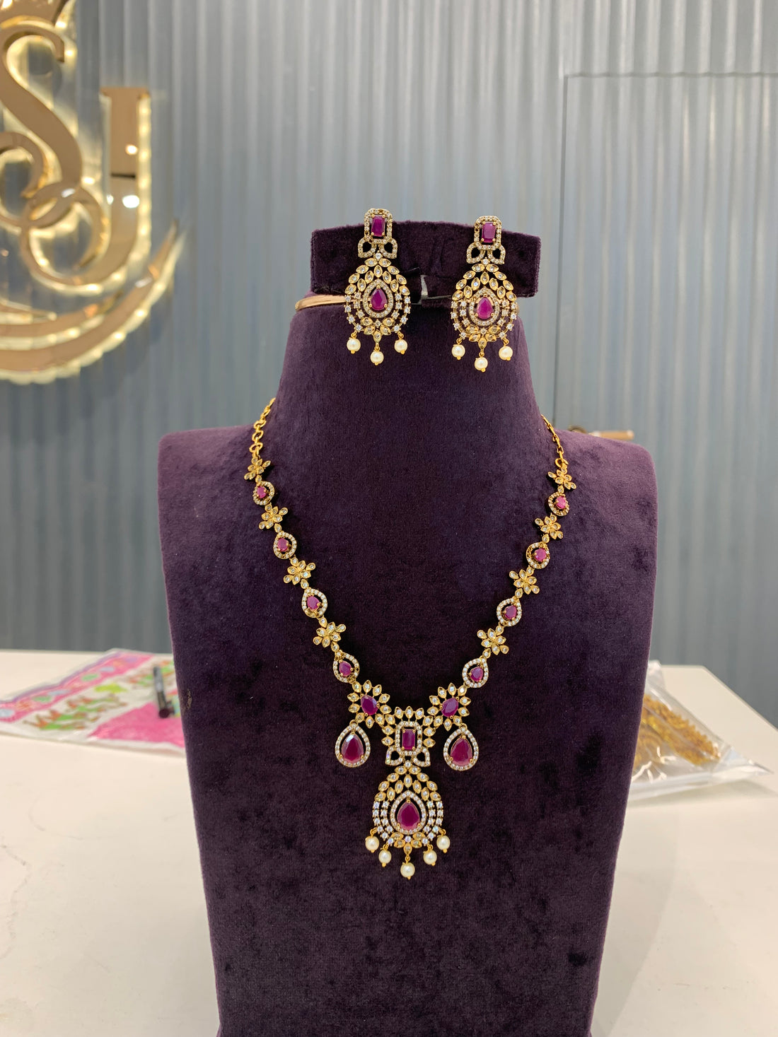 Beautiful mehandhi polish necklace