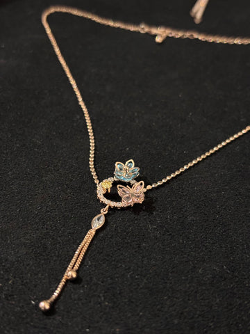 Beautiful rose gold polish necklace