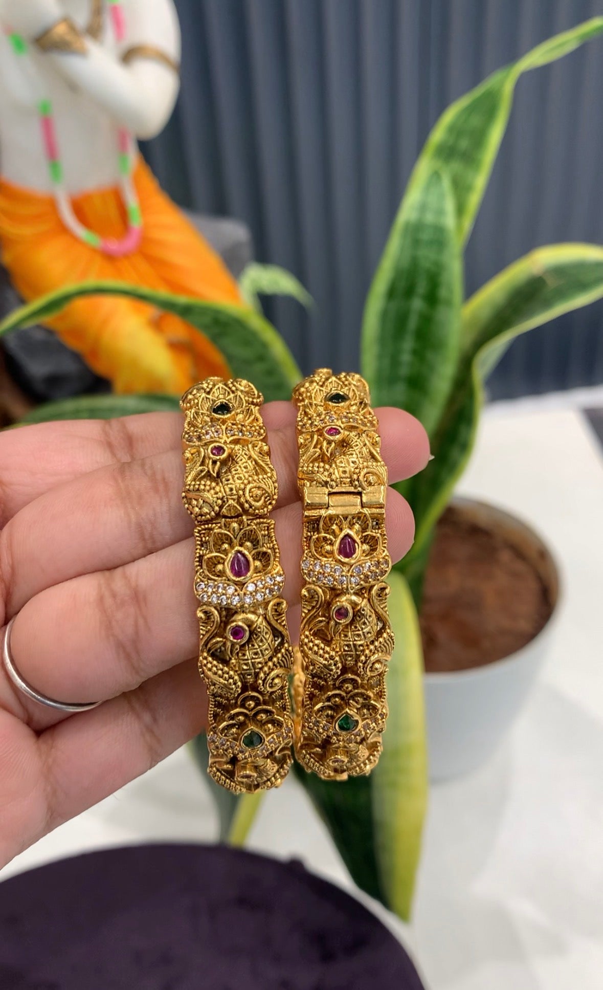 Beautiful nakshi openable bangle (single)