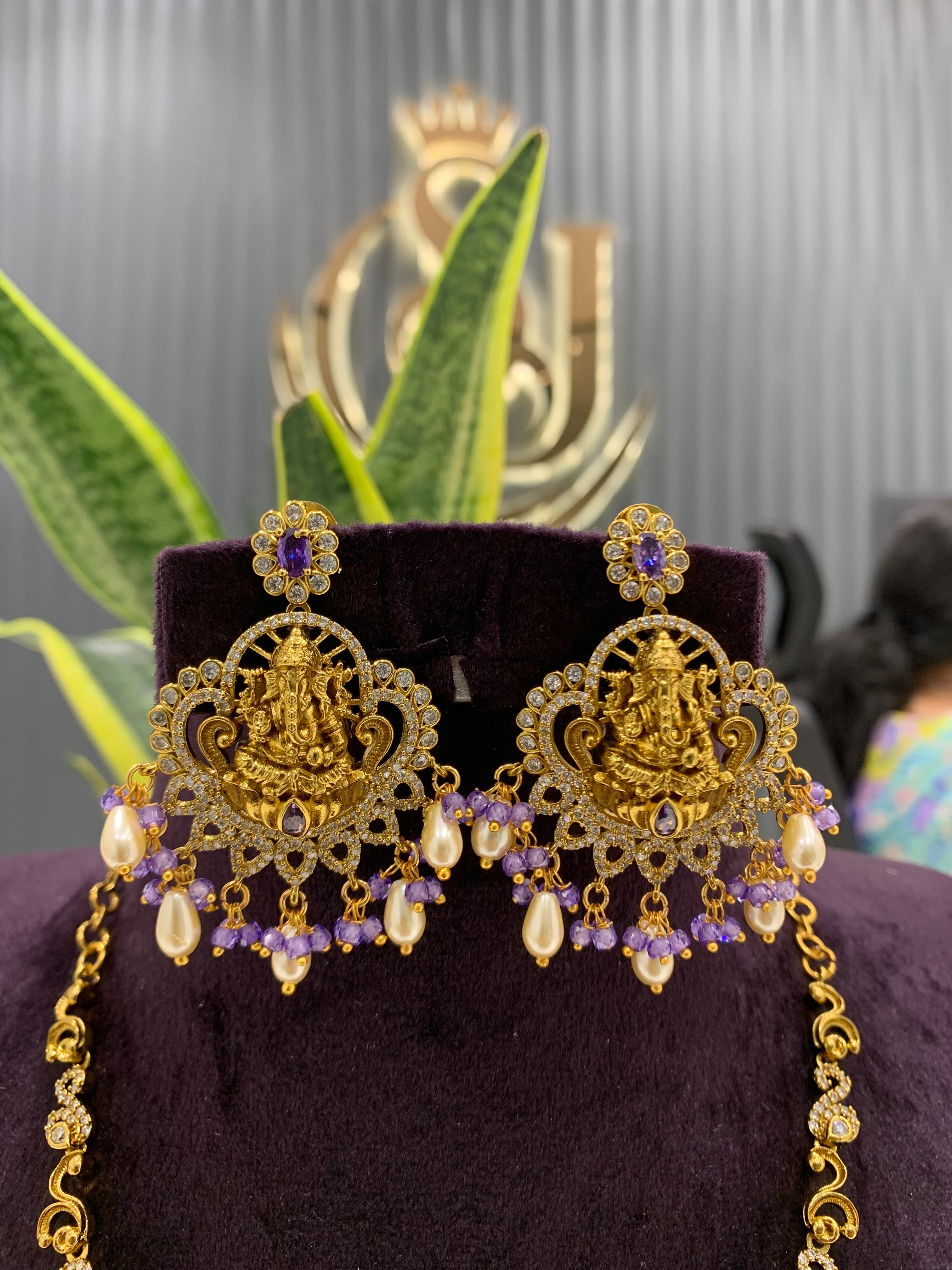 Beautiful ganesh minu haram