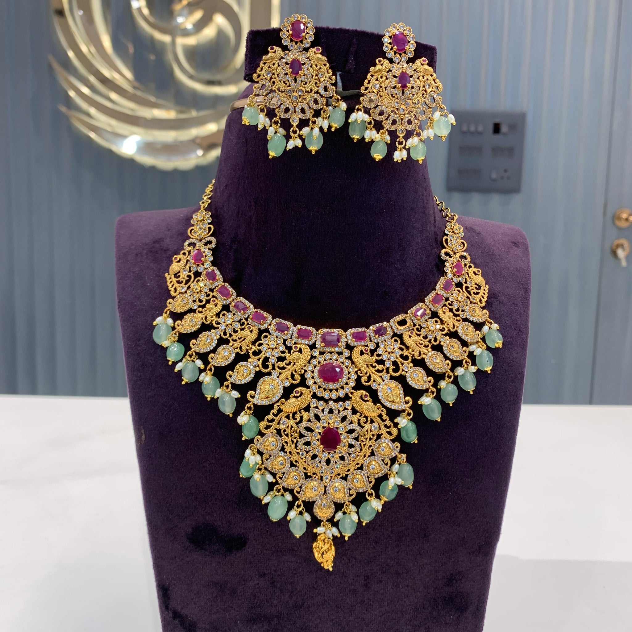 Beautiful heavy chocker set