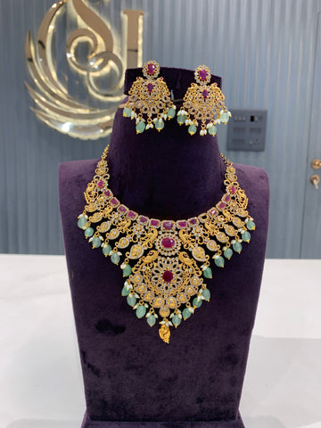 Beautiful heavy chocker set