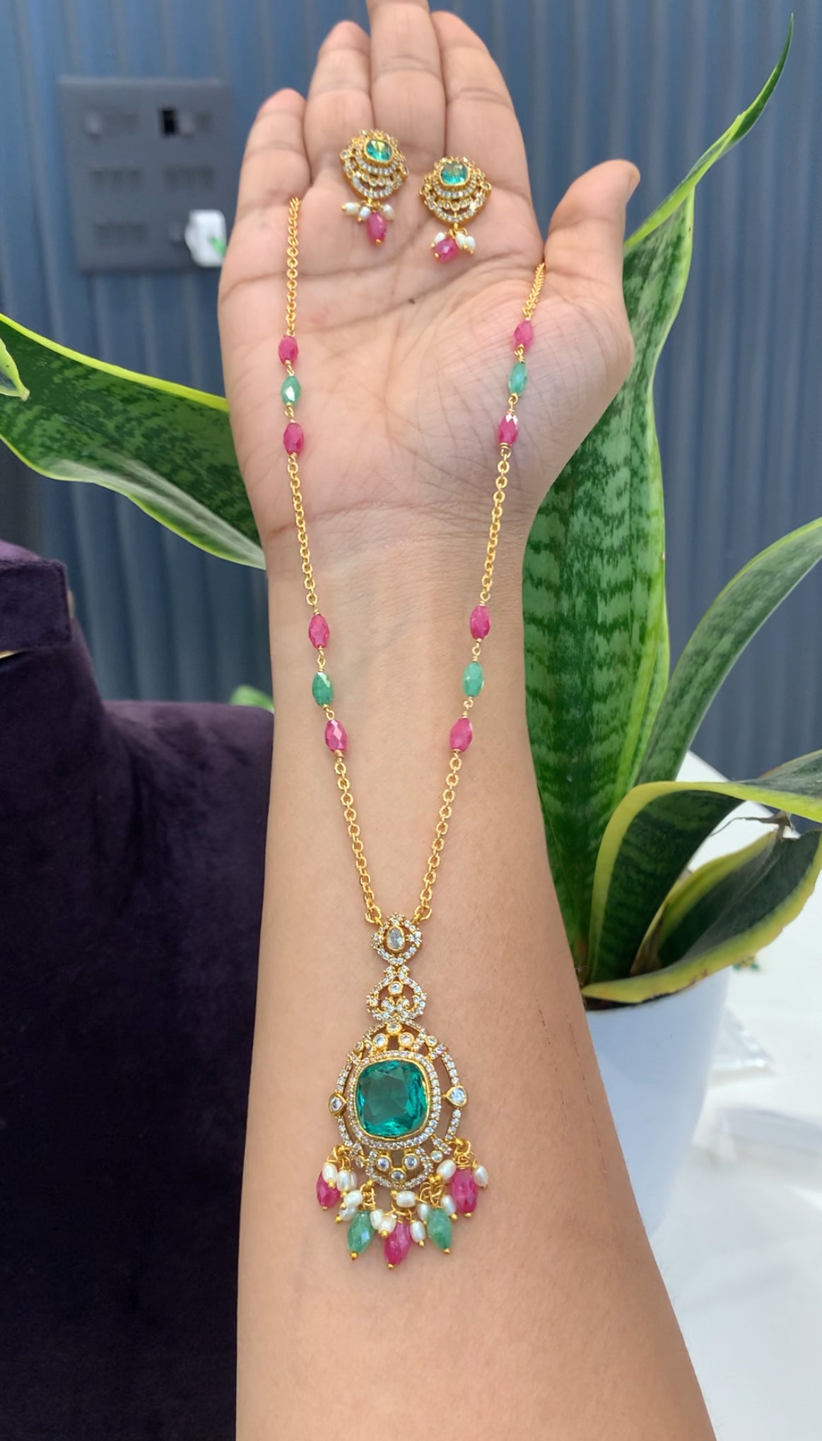 Beautiful pendant with customised locket