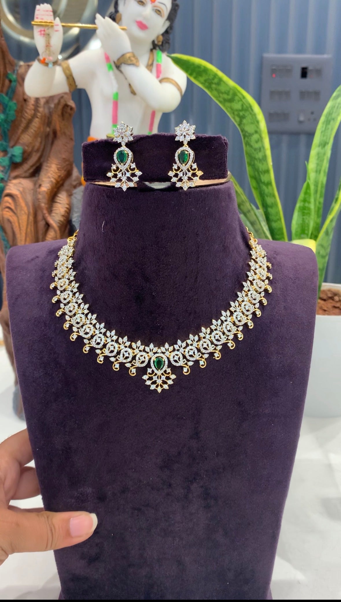 Beautiful GJ polish necklace