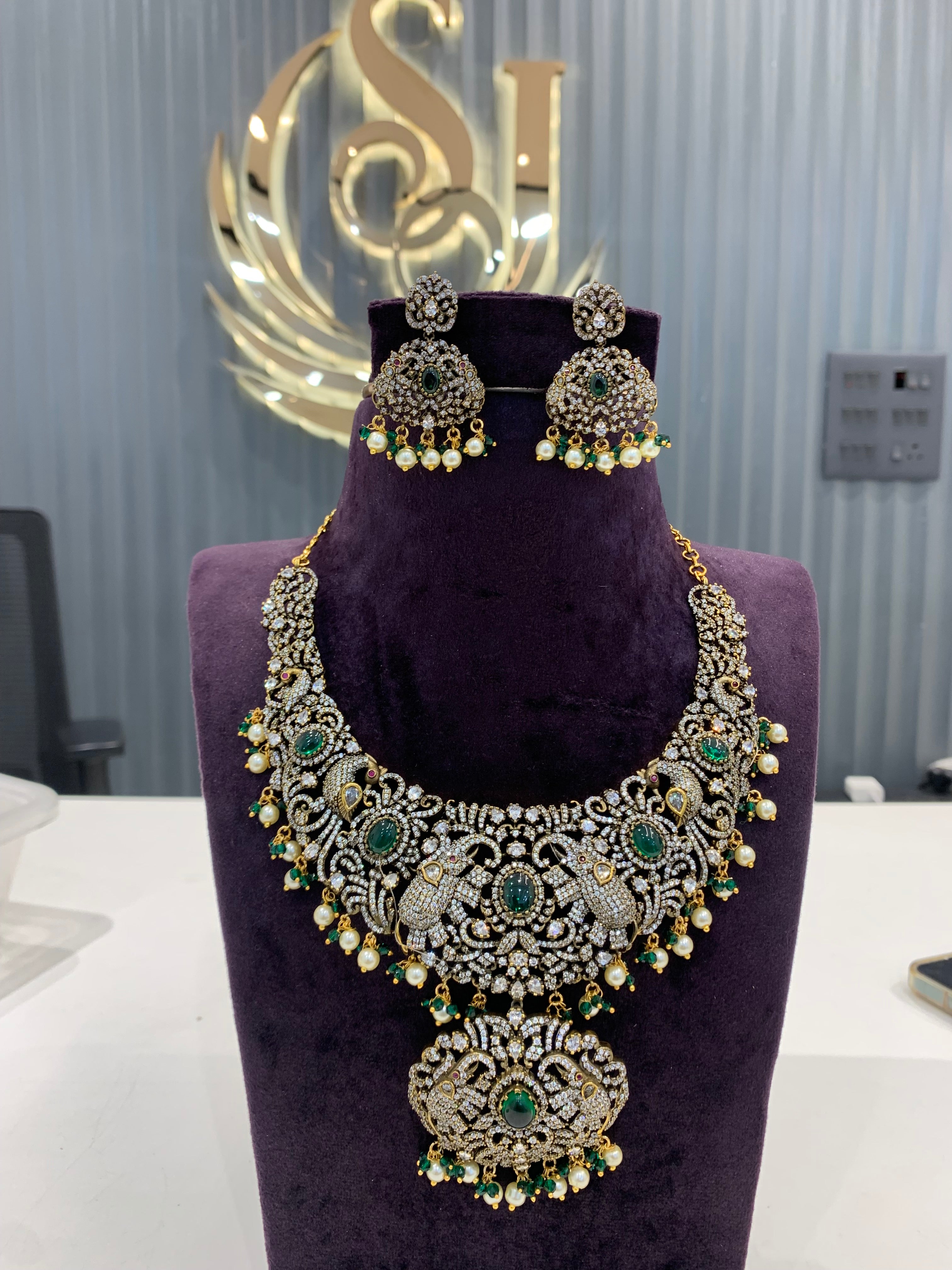 Beautiful neckset