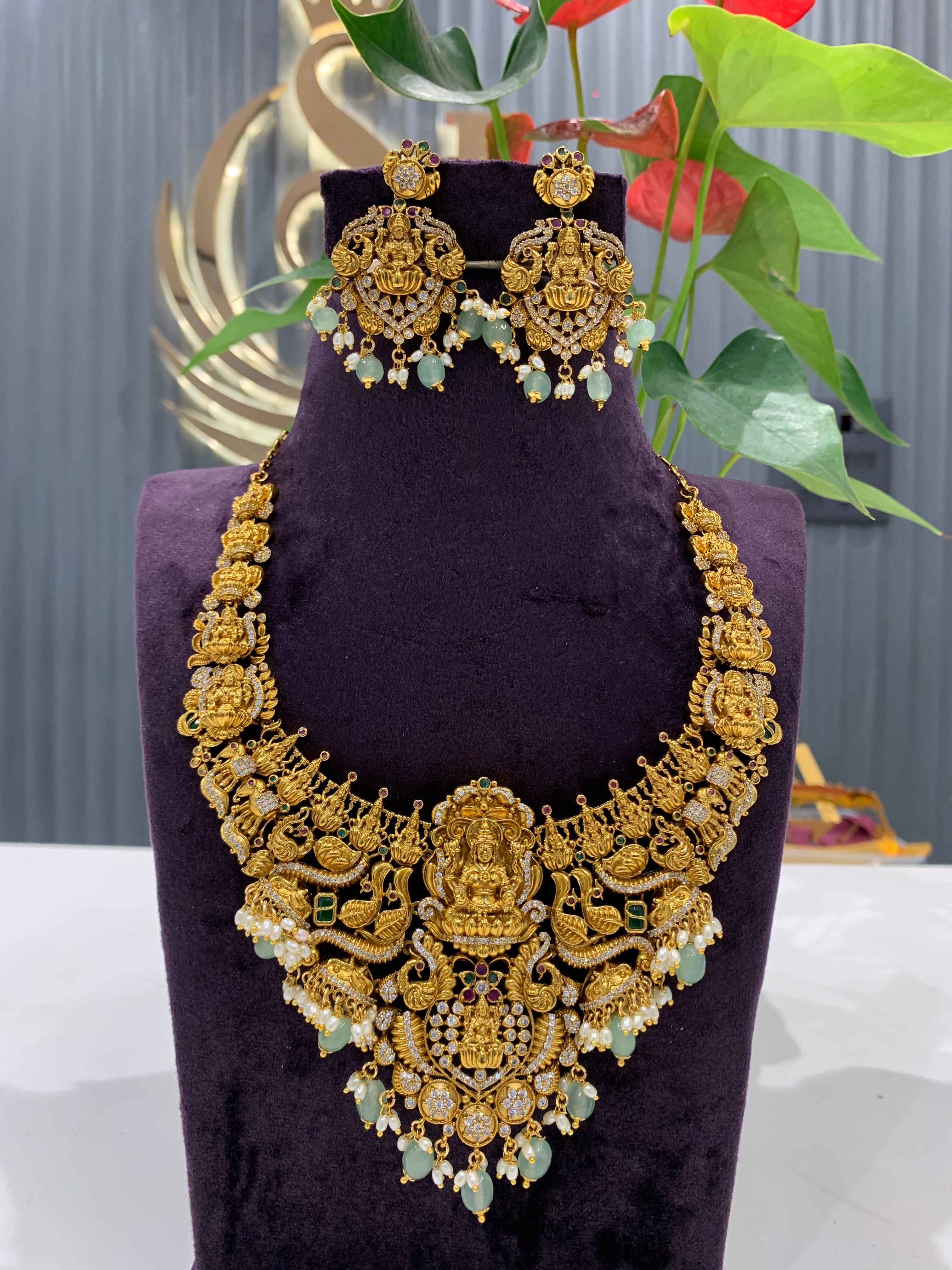 Beautiful short necklace