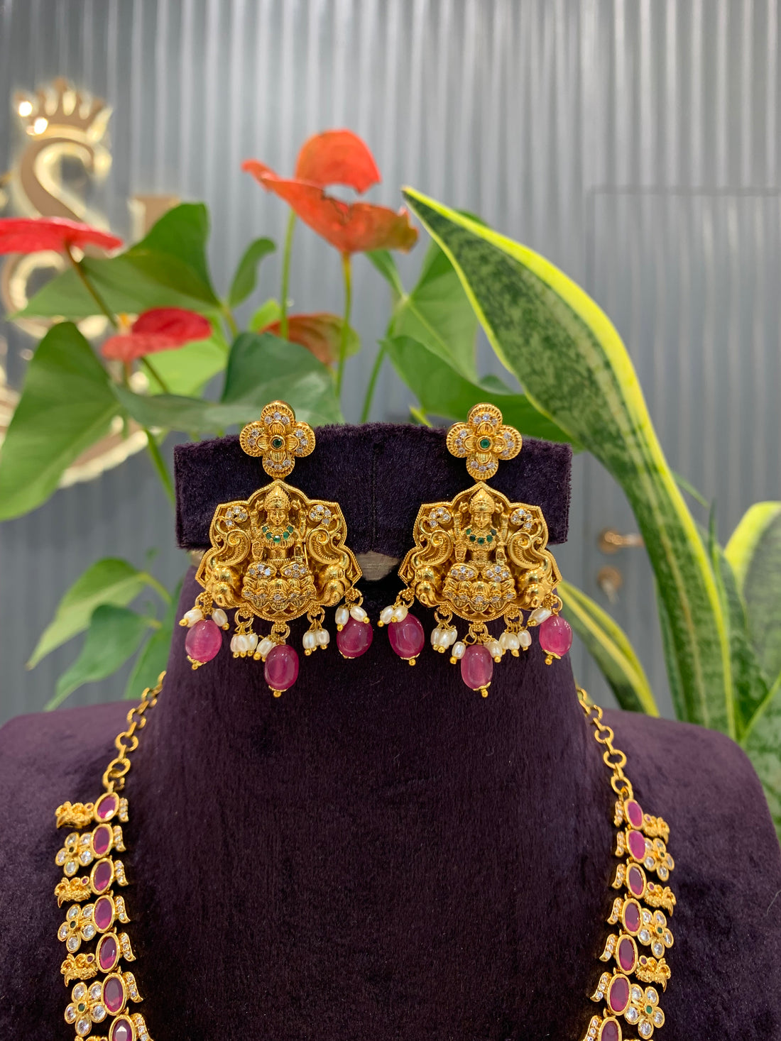 Beautiful nakshi necklace