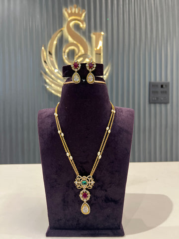Simple chain with earrings