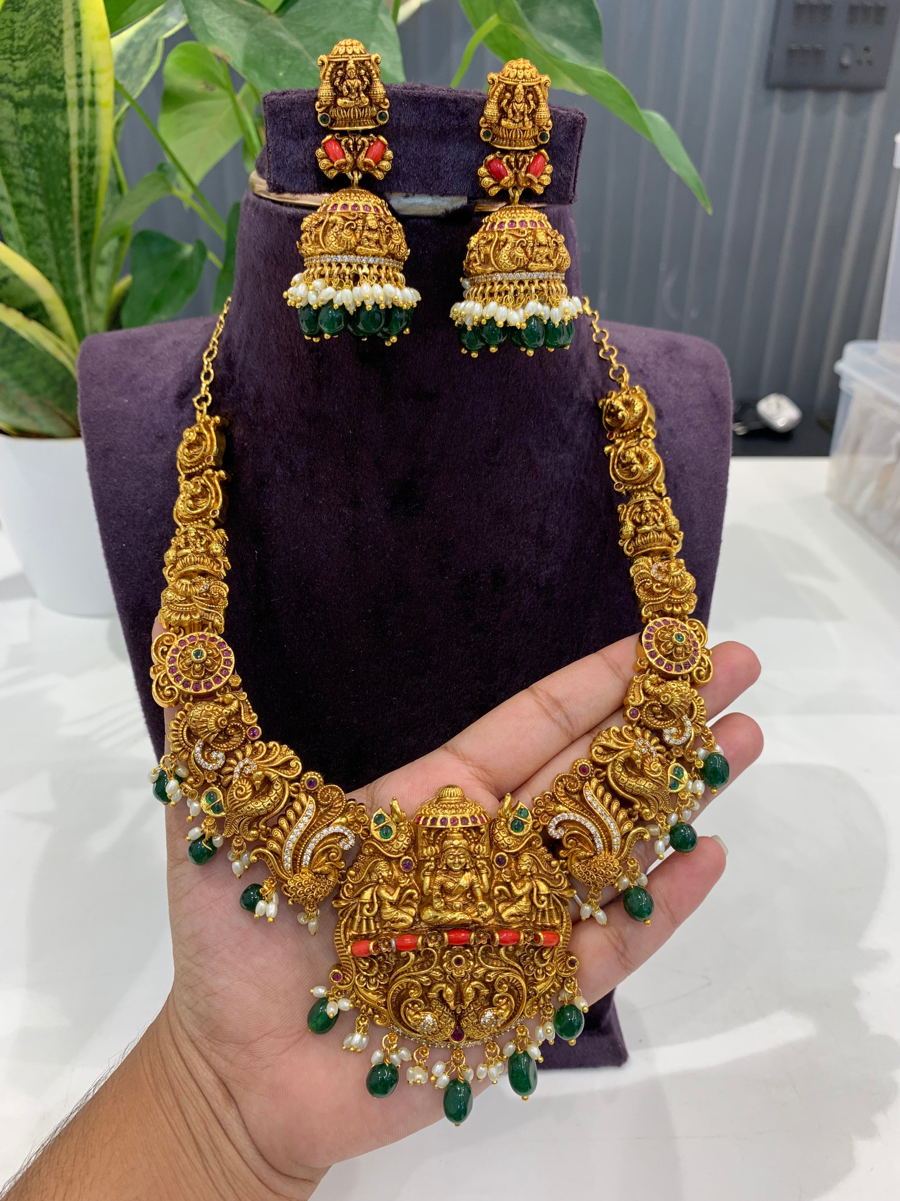 Beautiful coral nakshi 3D mini haram