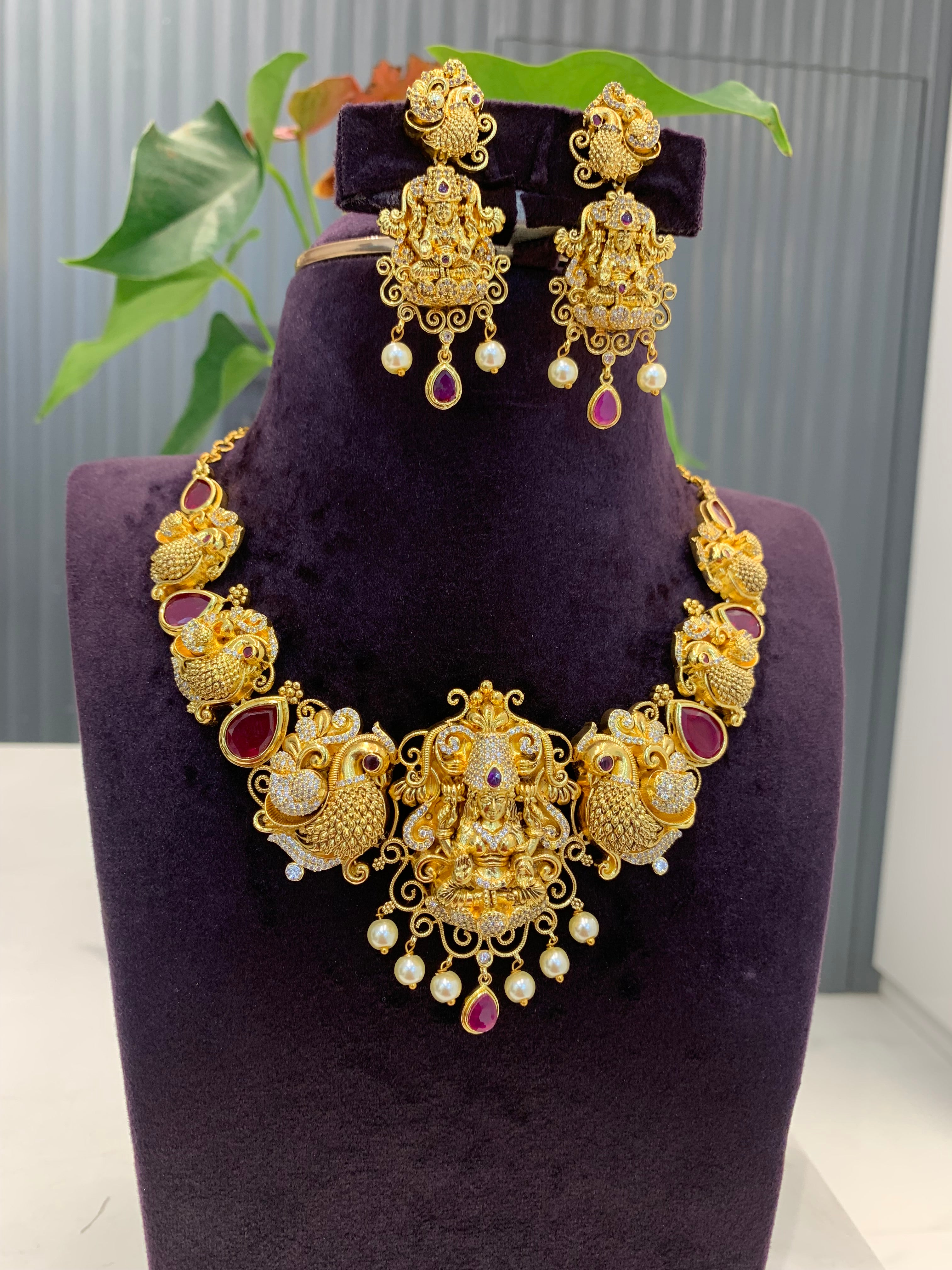 Beautiful Gero polish 3D necklace