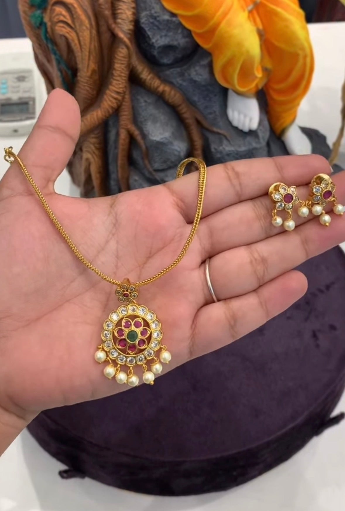 Beautiful simple necklace