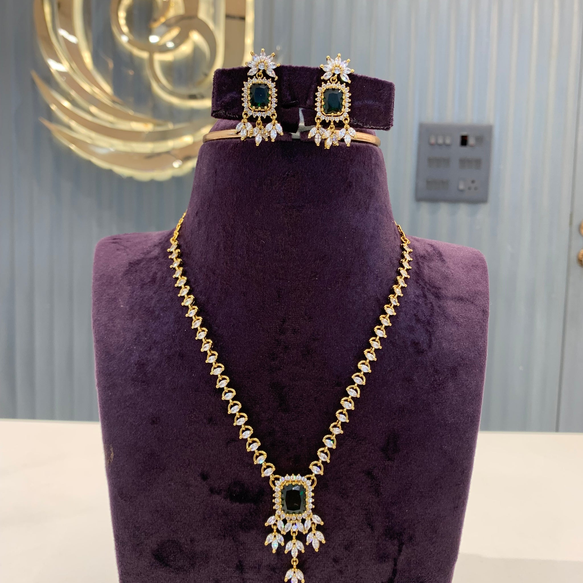 Beautiful trendy necklace with green stone