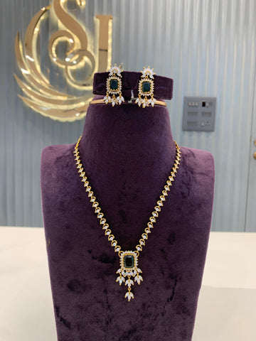 Beautiful trendy necklace with green stone