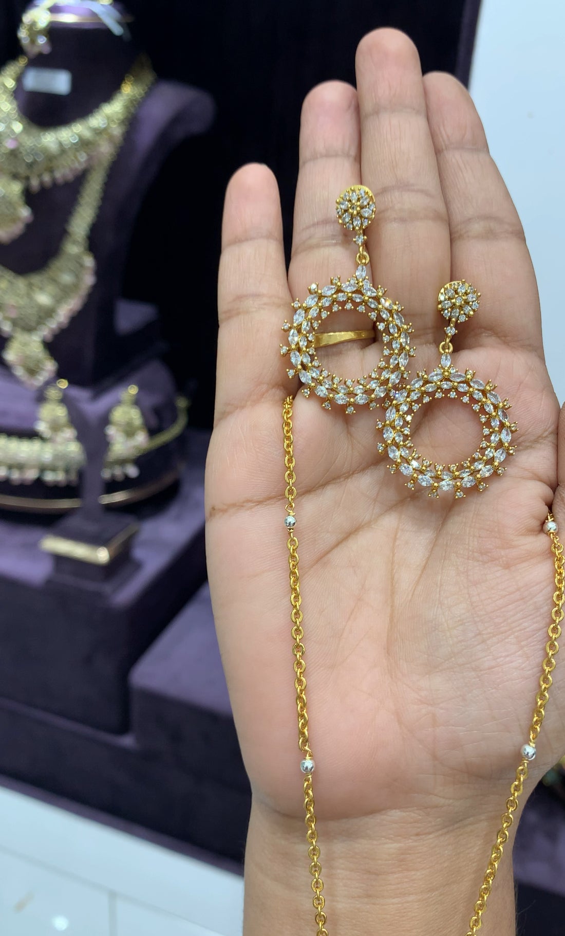 Beautiful stylish pendant set with beautiful chain