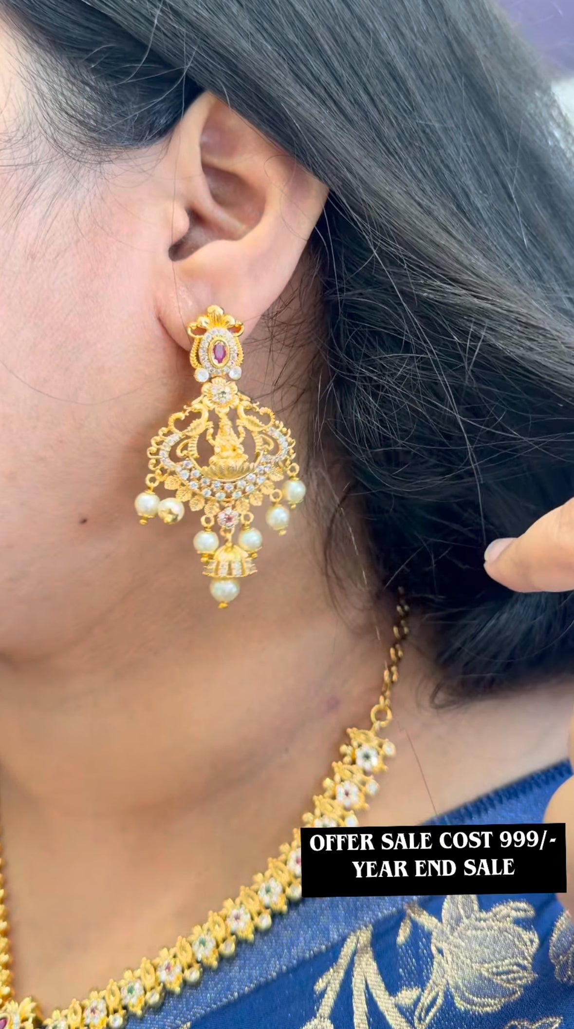 Beautiful gold polish necklace