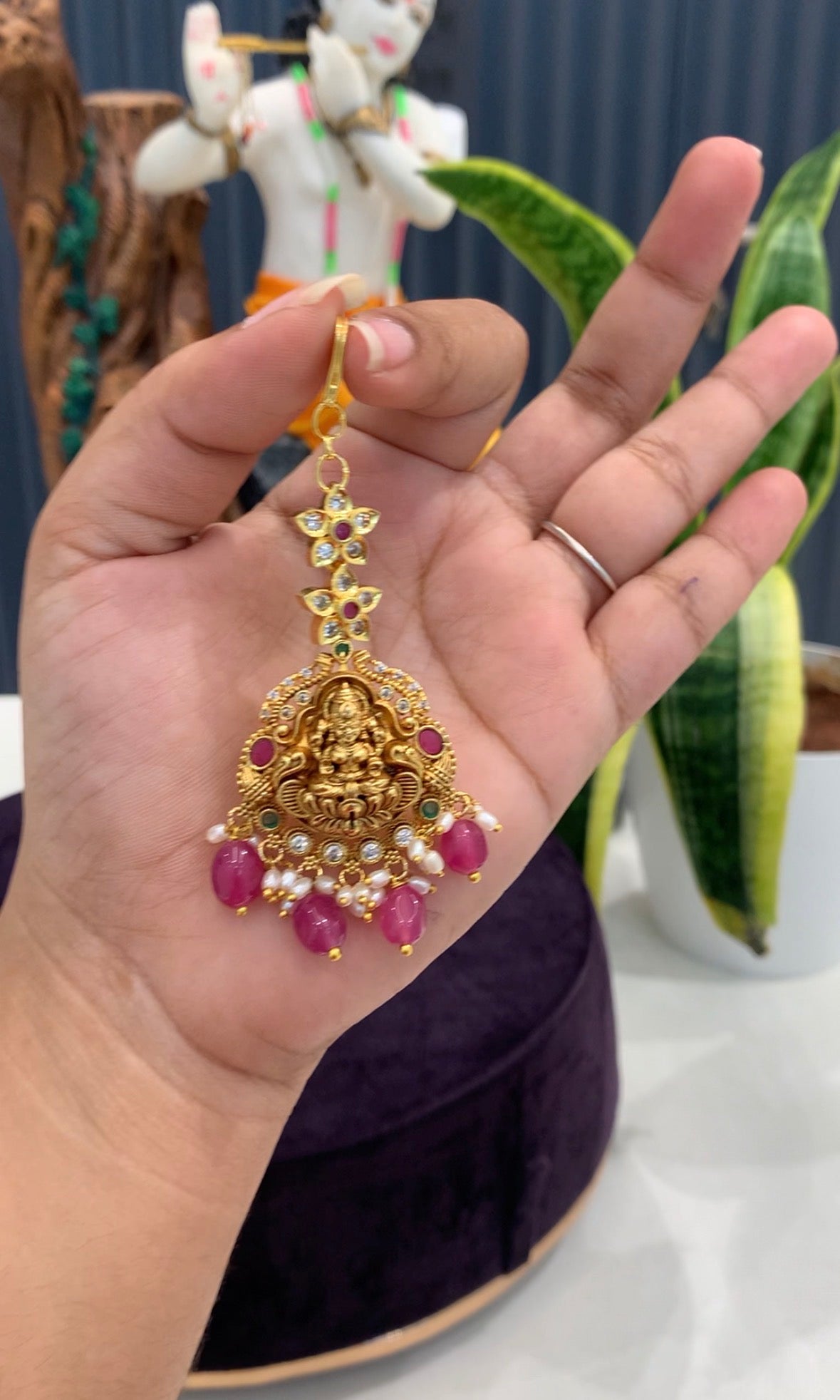 Beautiful customised nakshi tikka