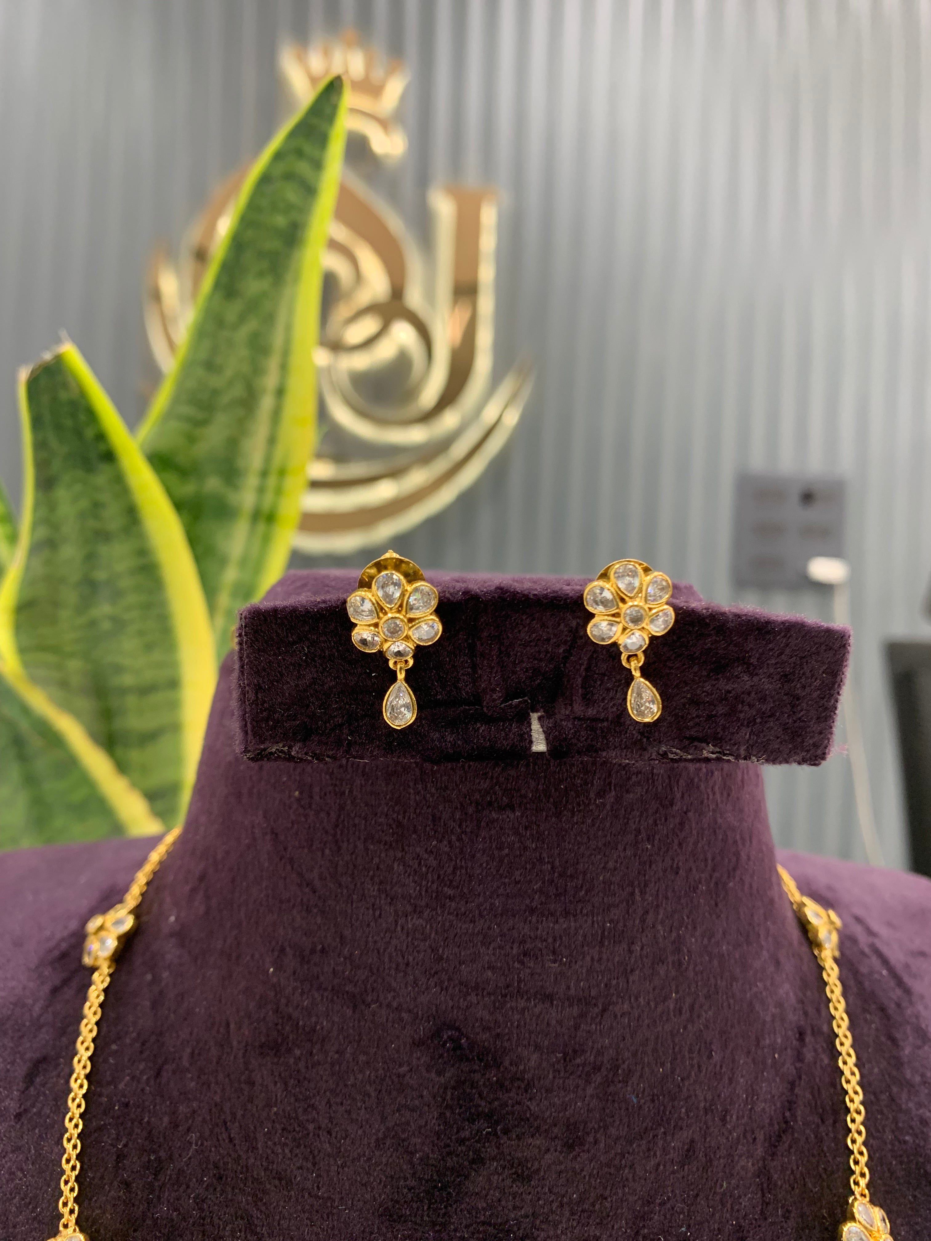 Beautiful chain set