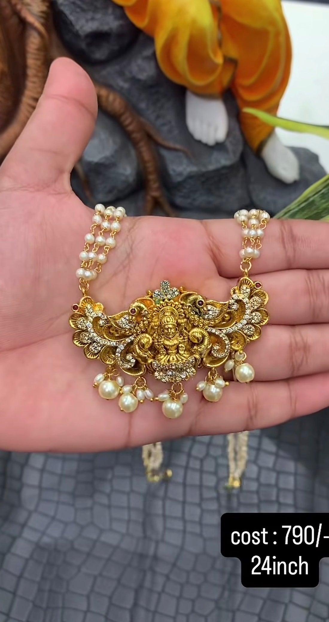 Beautiful customised 24inchs pearls set