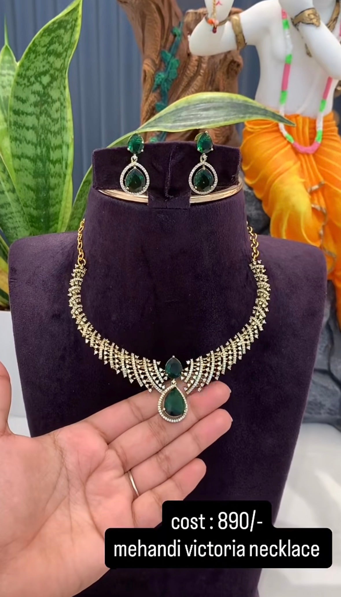 Beautiful green stone necklace