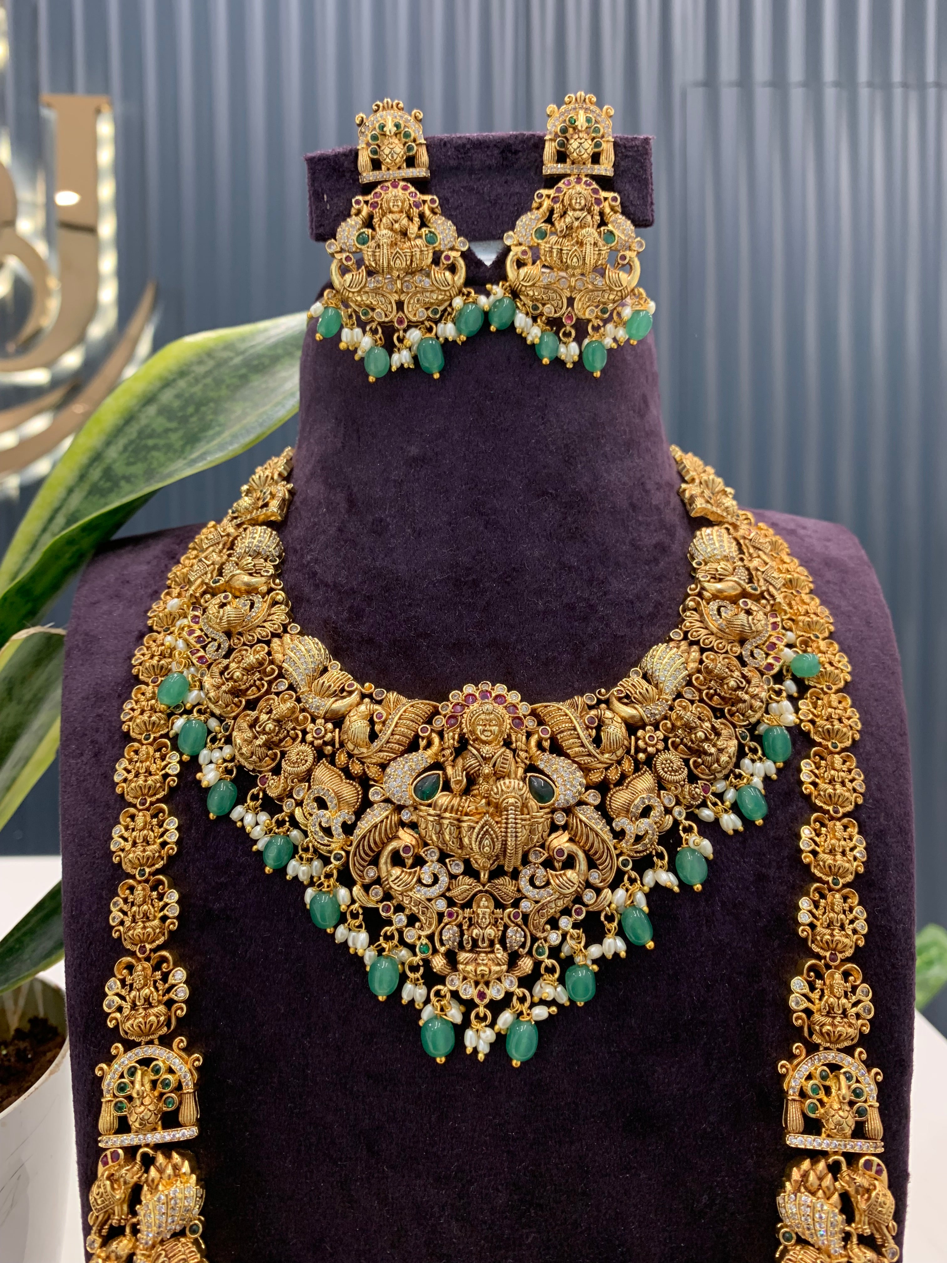 Beautiful Nakshi Heavy Combo set with earrings