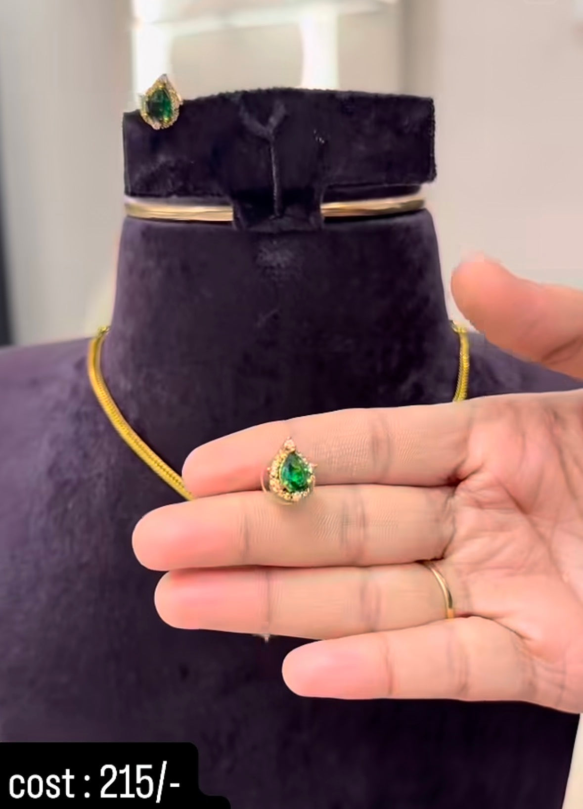 Beautiful Green Stone Neckset