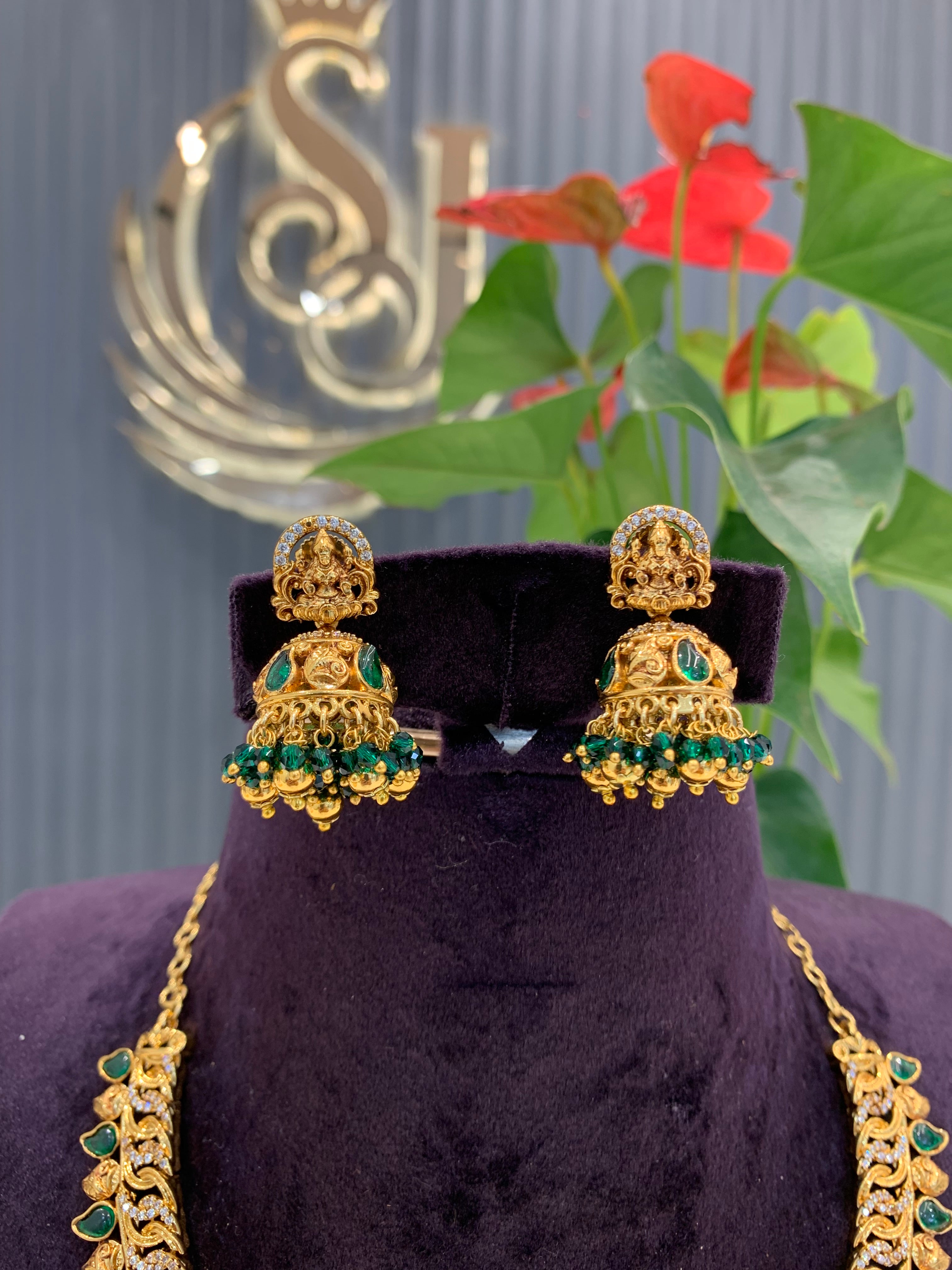 Beautiful jadav stone necklace