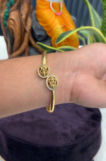 Beautiful traditional kada bracelet free size