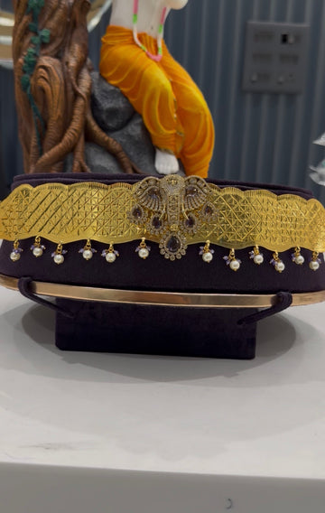 Beautiful adult vaddanam