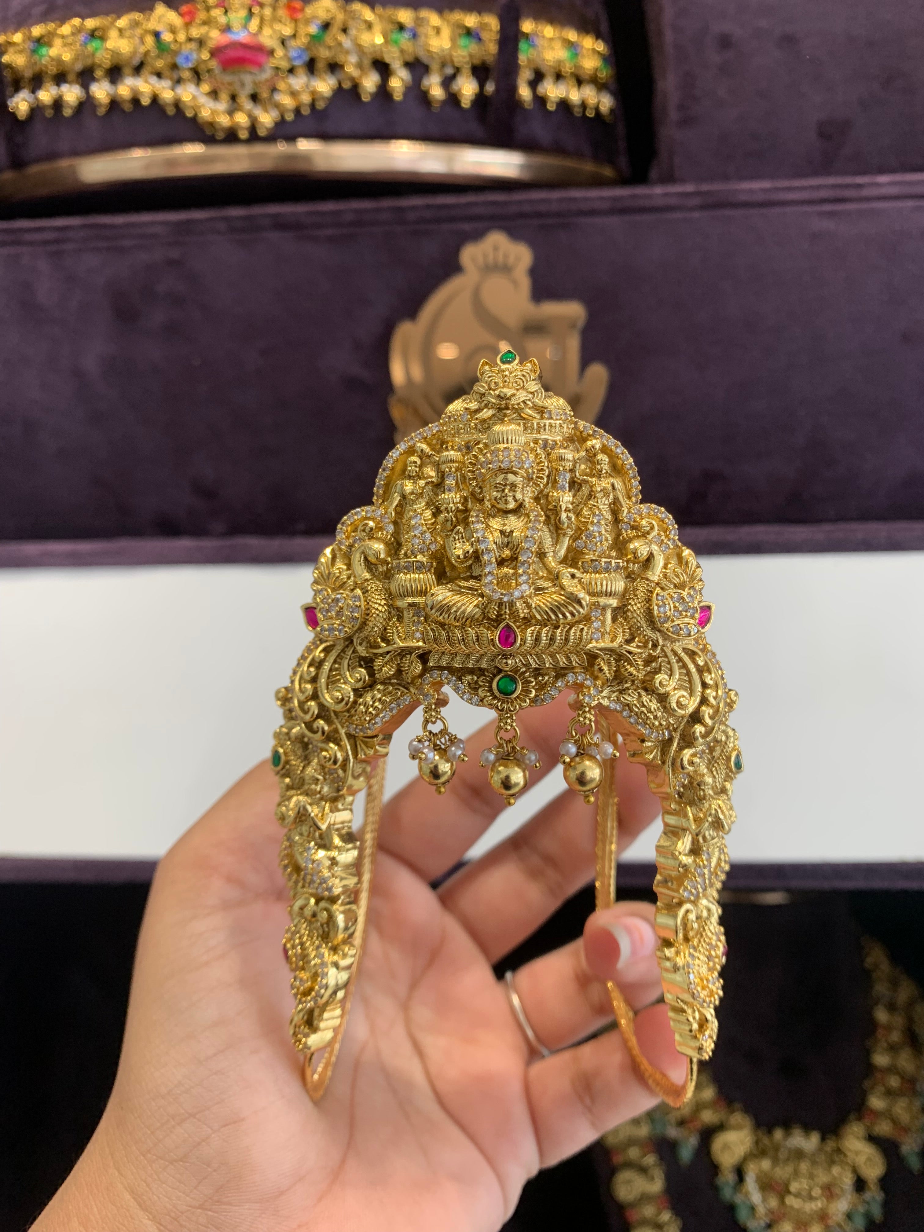 Beautiful adult vanki (single)