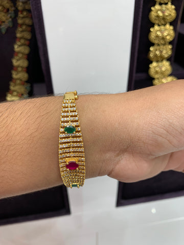 Beautiful bracelet with lock system