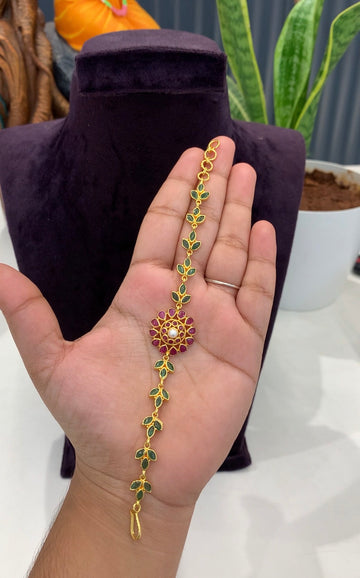 Beautiful Leaf Style Bracelet