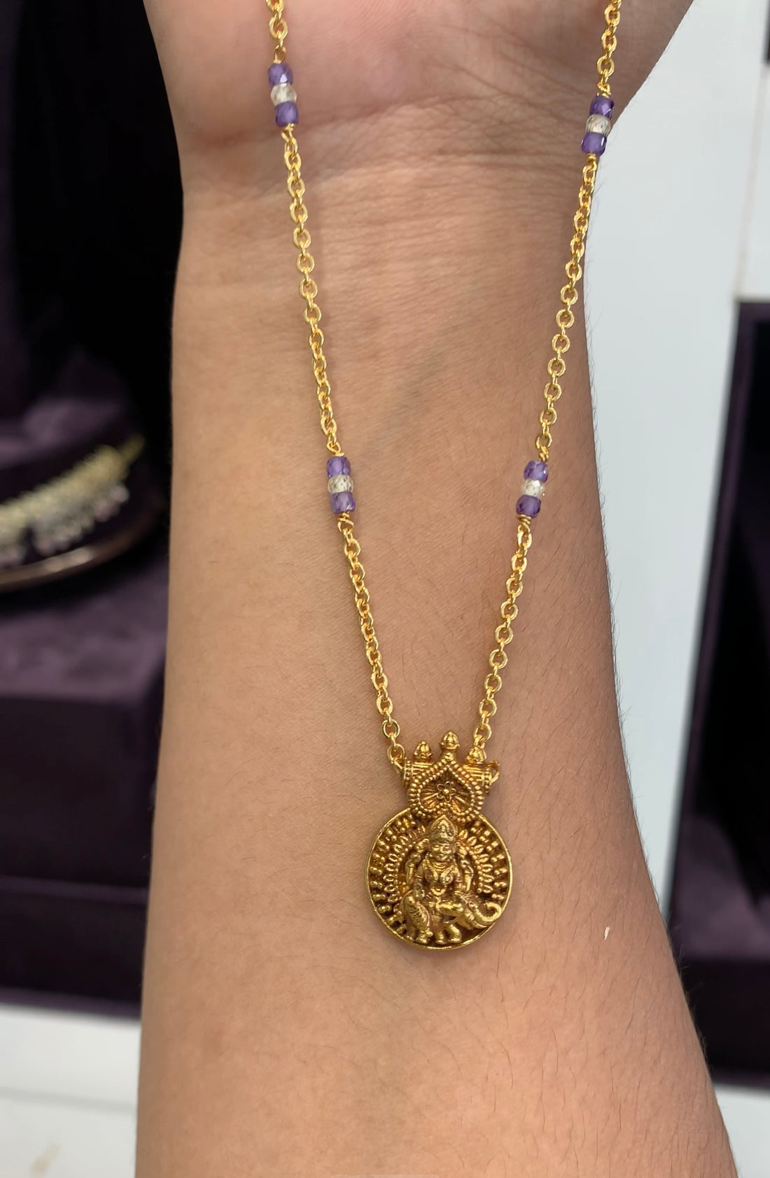 Beautiful Nakshi locket with chain