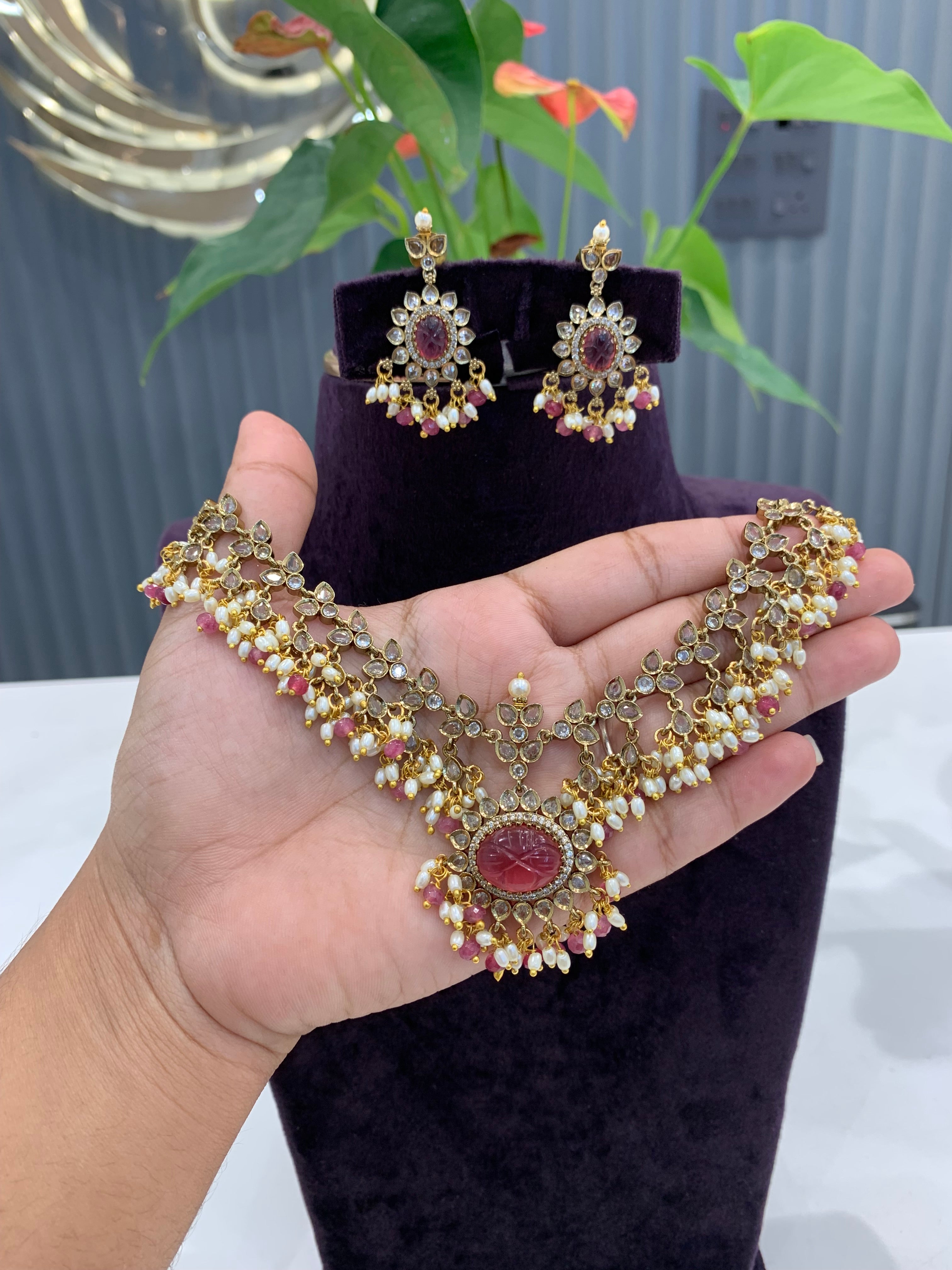 Beautiful Victoria necklace