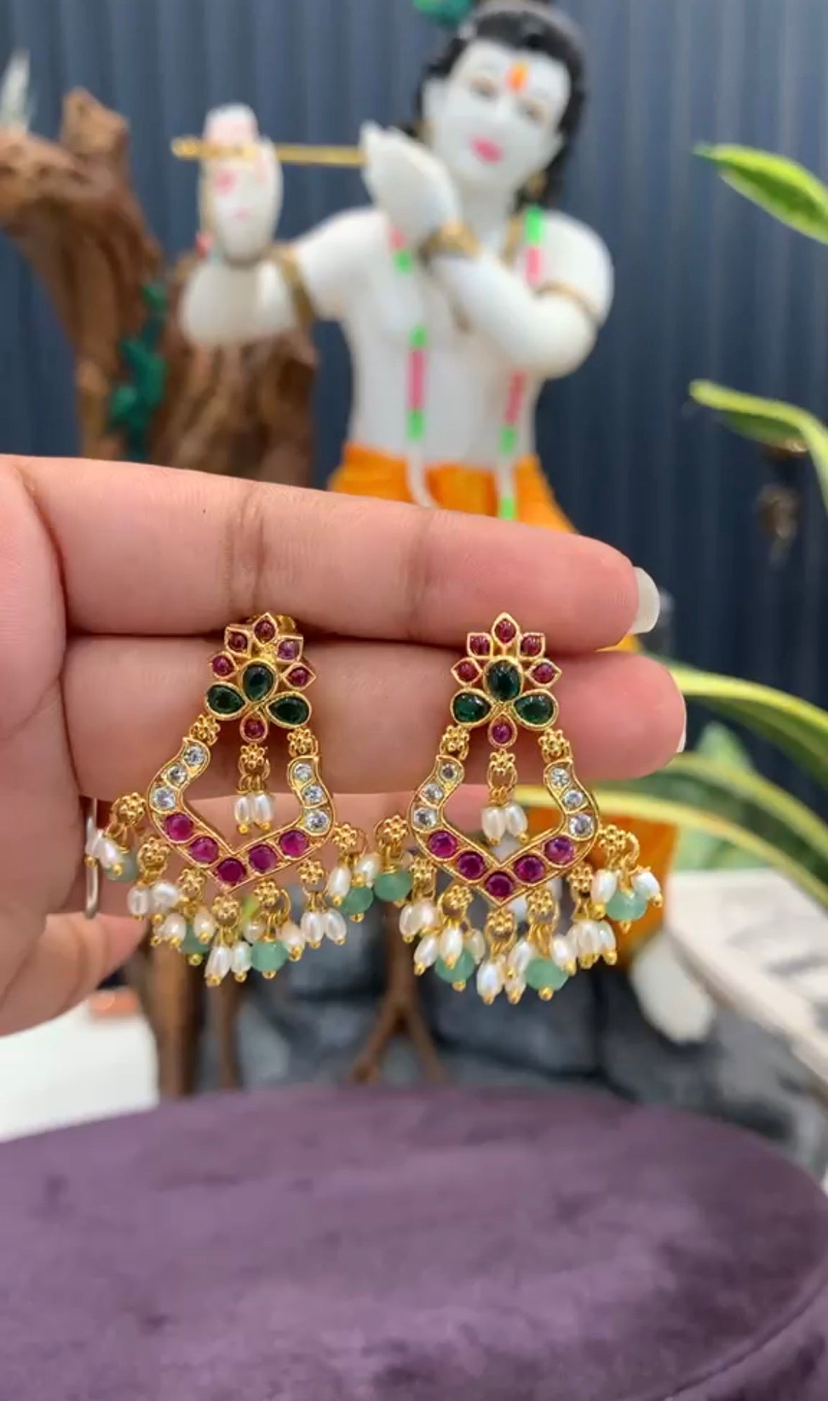 Beautiful small Chandbalis with screwback