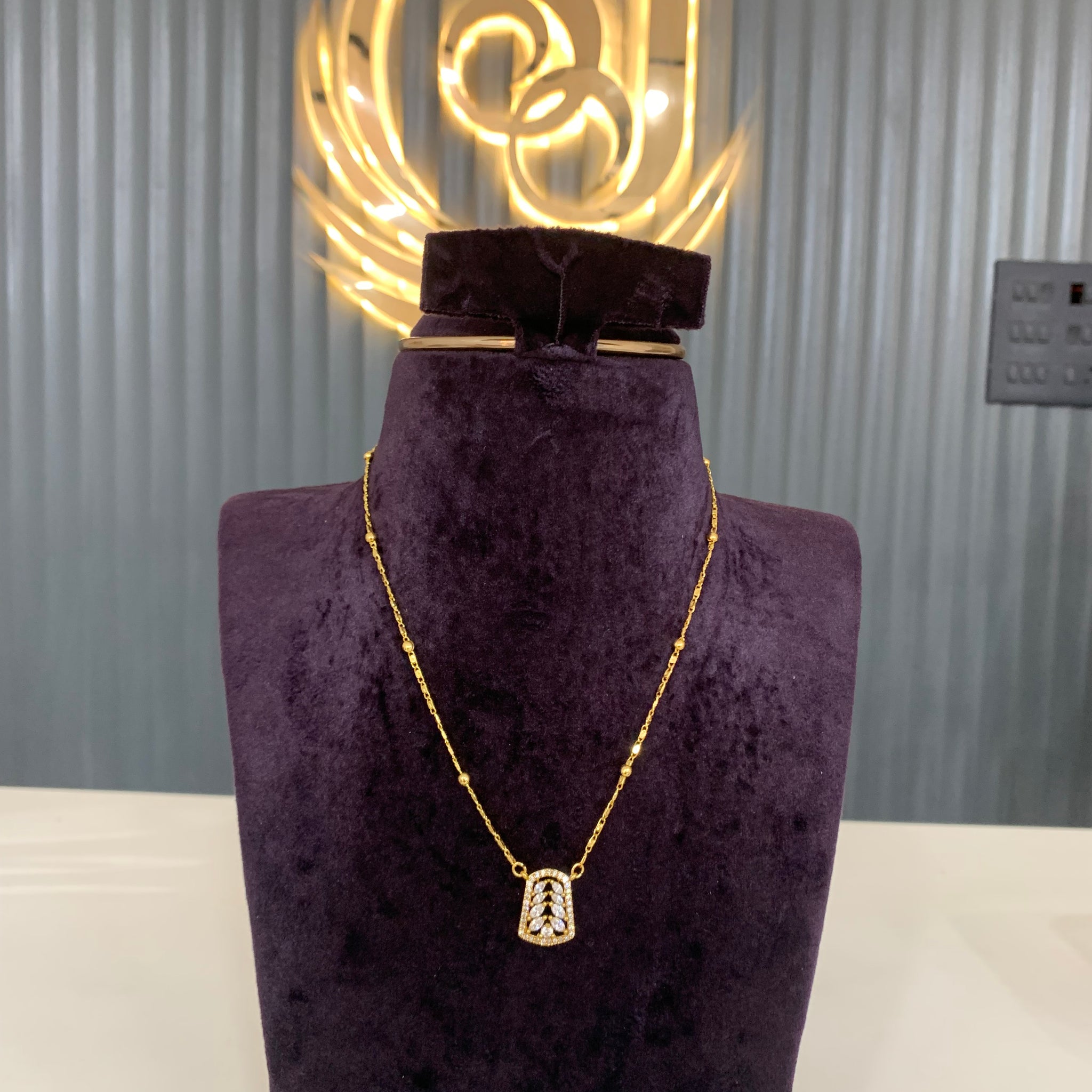 Beautiful chain set
