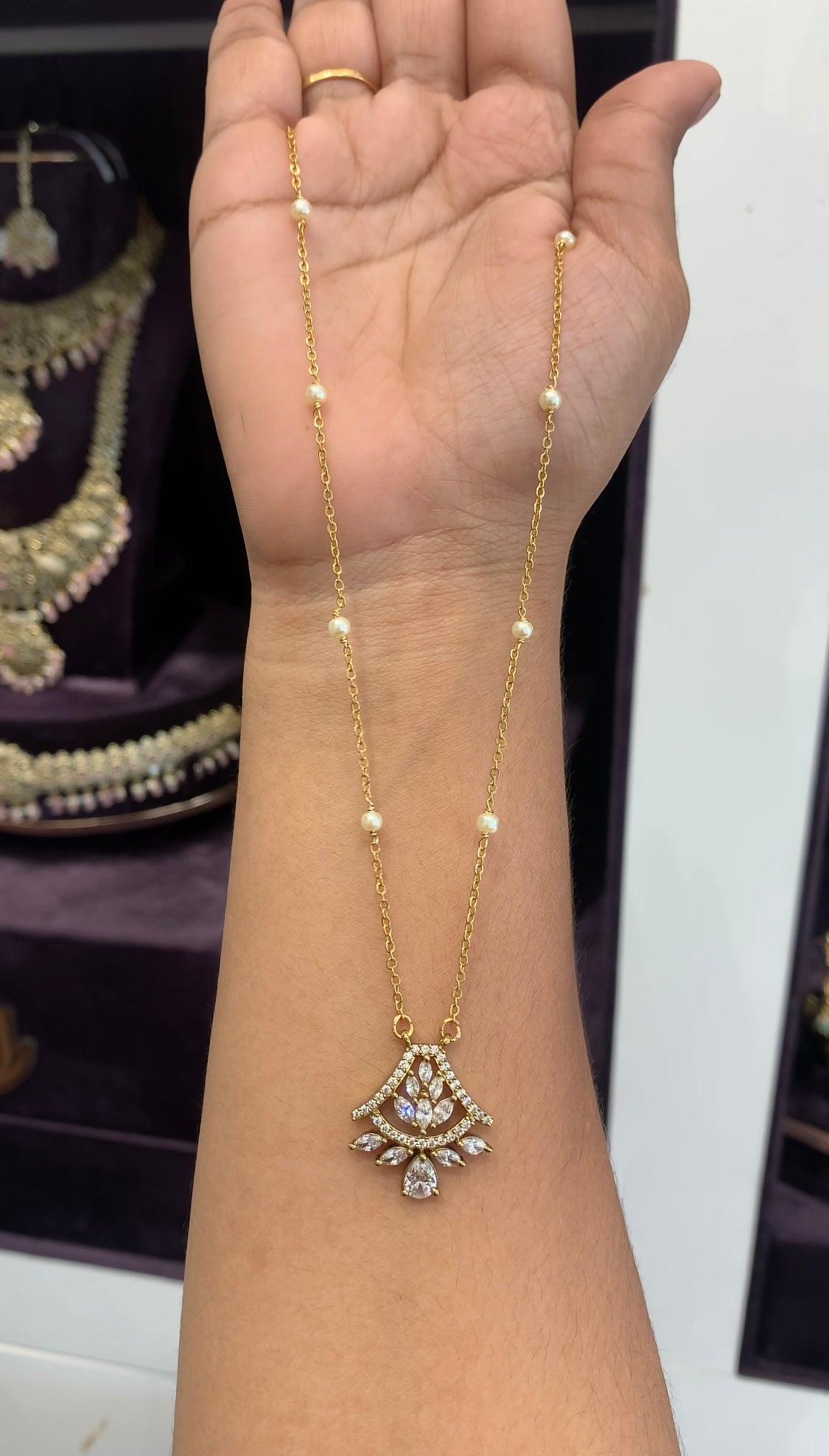 Beautiful locket with simple Chain – Sujatha Gold Covering Works