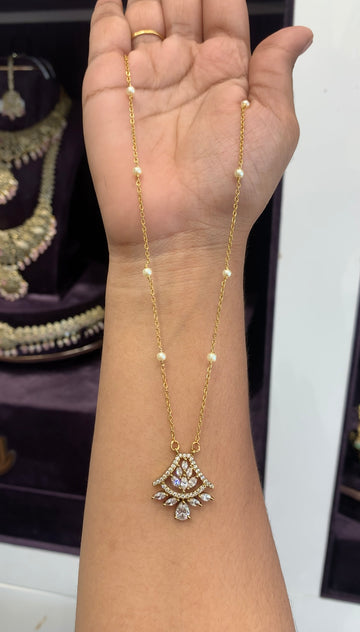 Beautiful locket with simple Chain