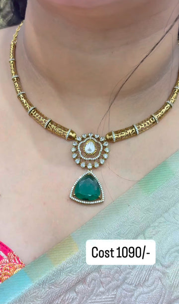 Beautiful Kanti style necklace